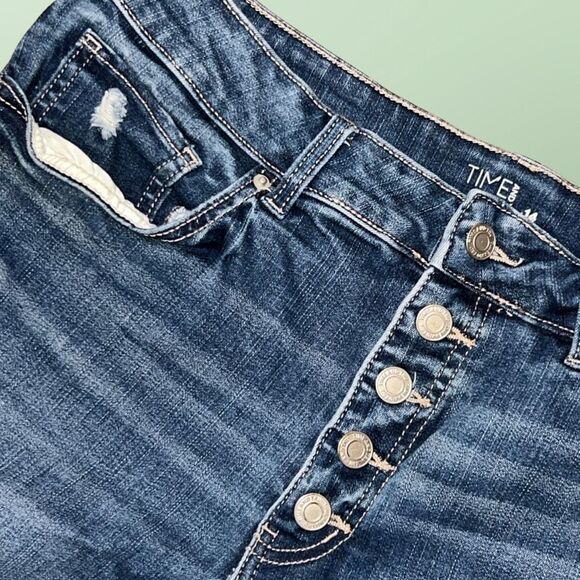 Time & Tru Button Fly High Rise Cuffed Shorts Size 14 #31 - Picture 2 of 3